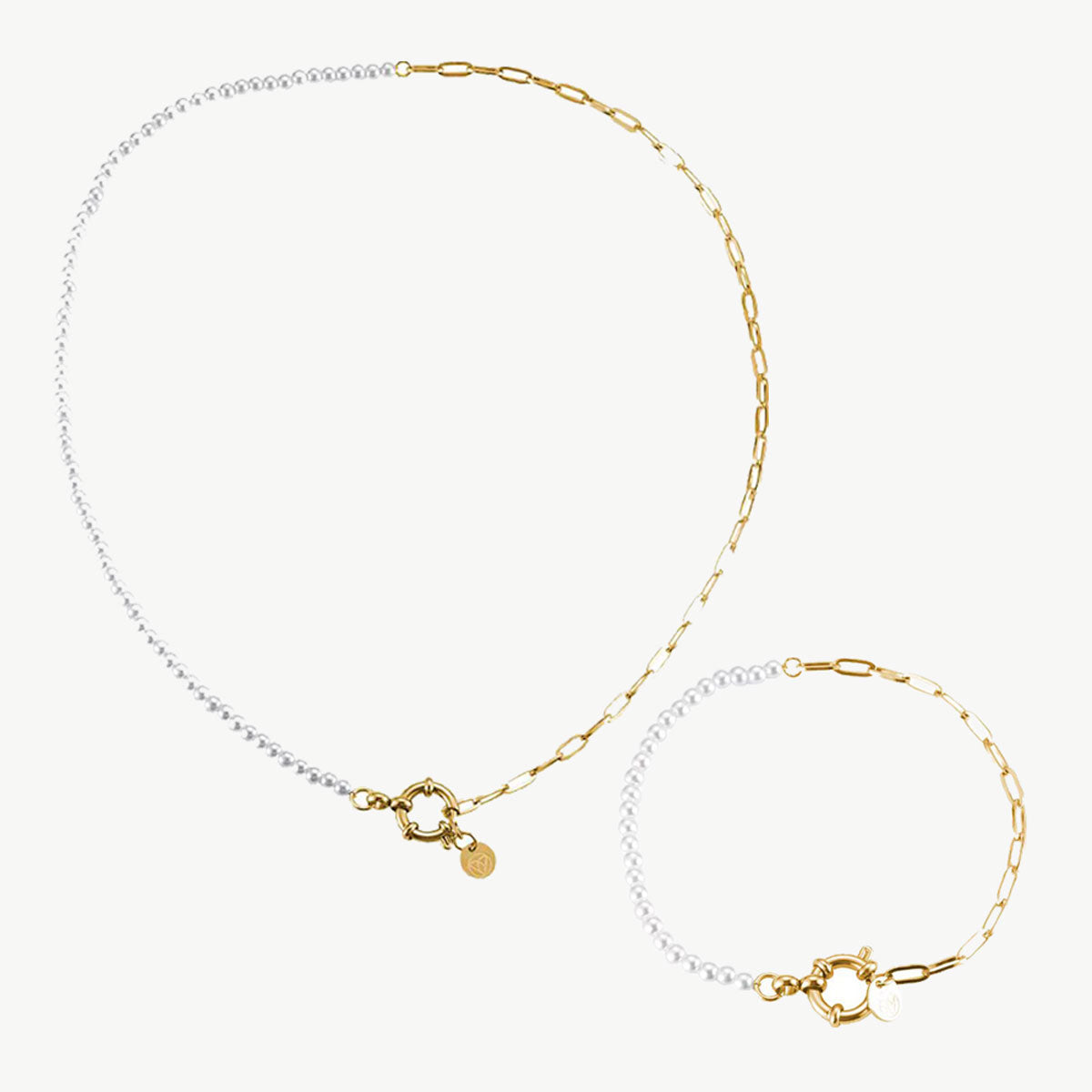 half pearls half gold chain, halb perlen kette, büroklammer kette, matching set armband und halskette, halskette weiße perlen, choker halskette gold mit perlen, armband gold mit weißen perlen, büroklammer armband mit perlen, schmuck-set halskette und armband