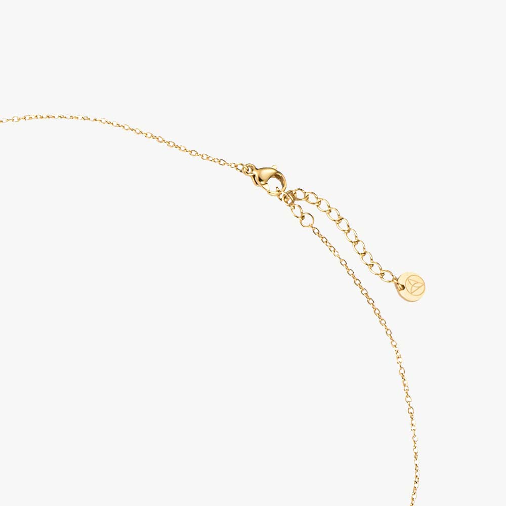 goldene halskette mit kristallsteinen, feine goldkette, feine halskette, edle halskette gold, schicke halskette für damen, modische halskette, accessoires für frauen, halskette mit feiner struktur, choker halskette